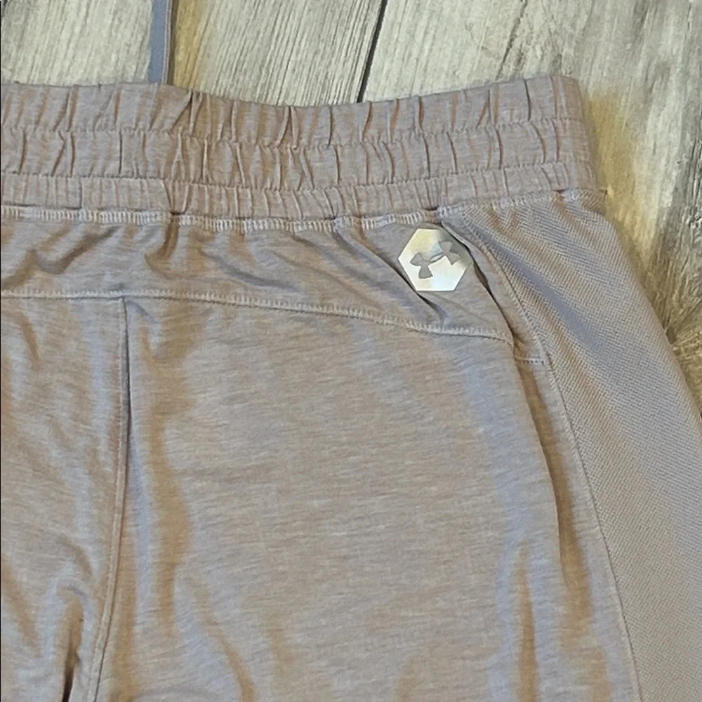 Under Armour women's dusty rose tech jogger pants size small